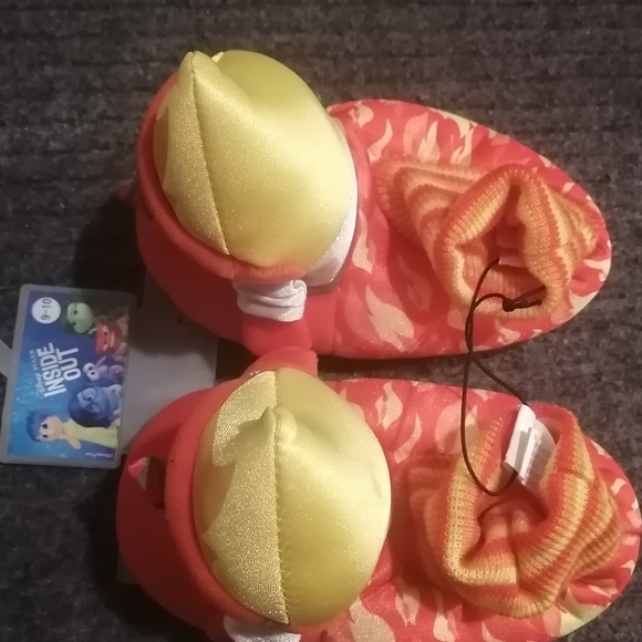 New kids house shoes - Picture 2 of 2